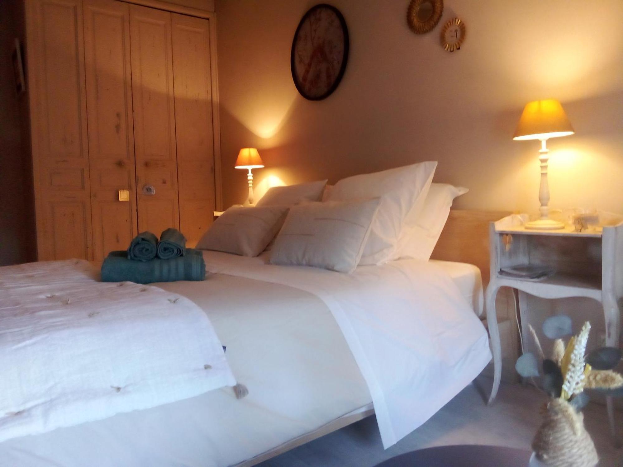 La Maison Perchee Aigues-Mortes Habitación foto